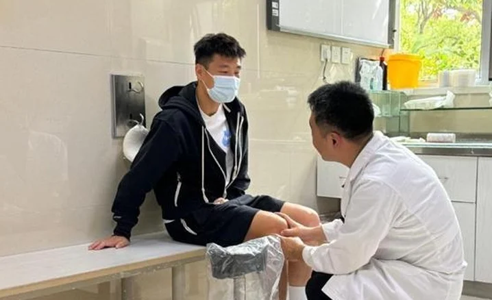 球员迎来了